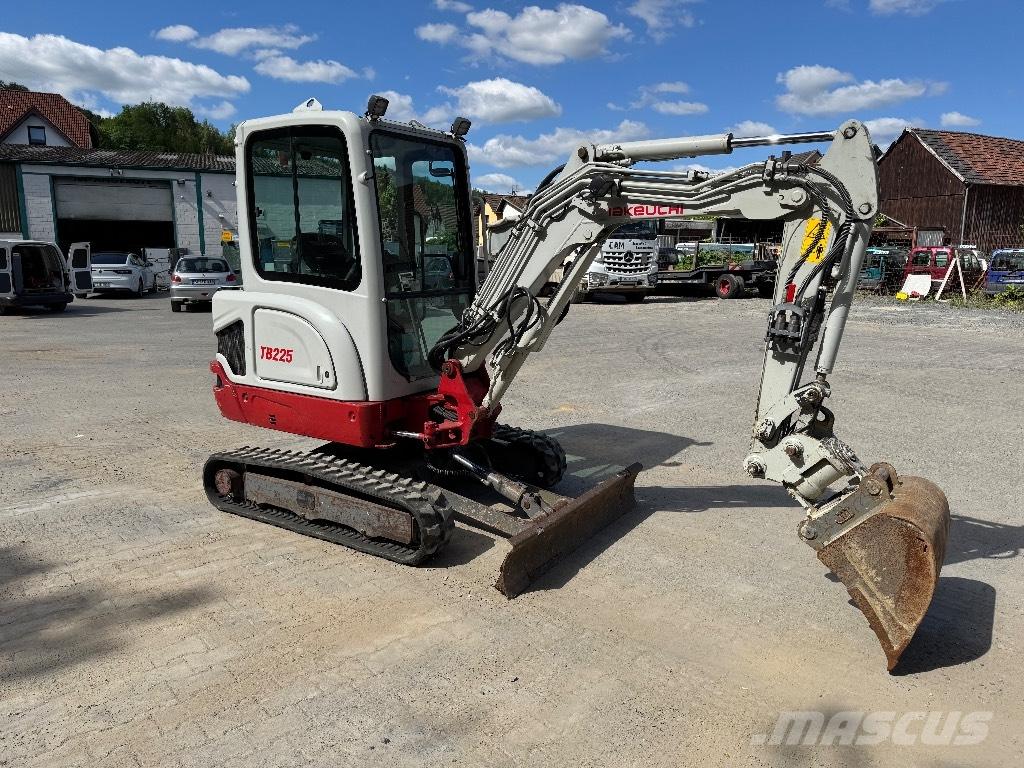 Takeuchi TB 225 Minigrävare < 7t