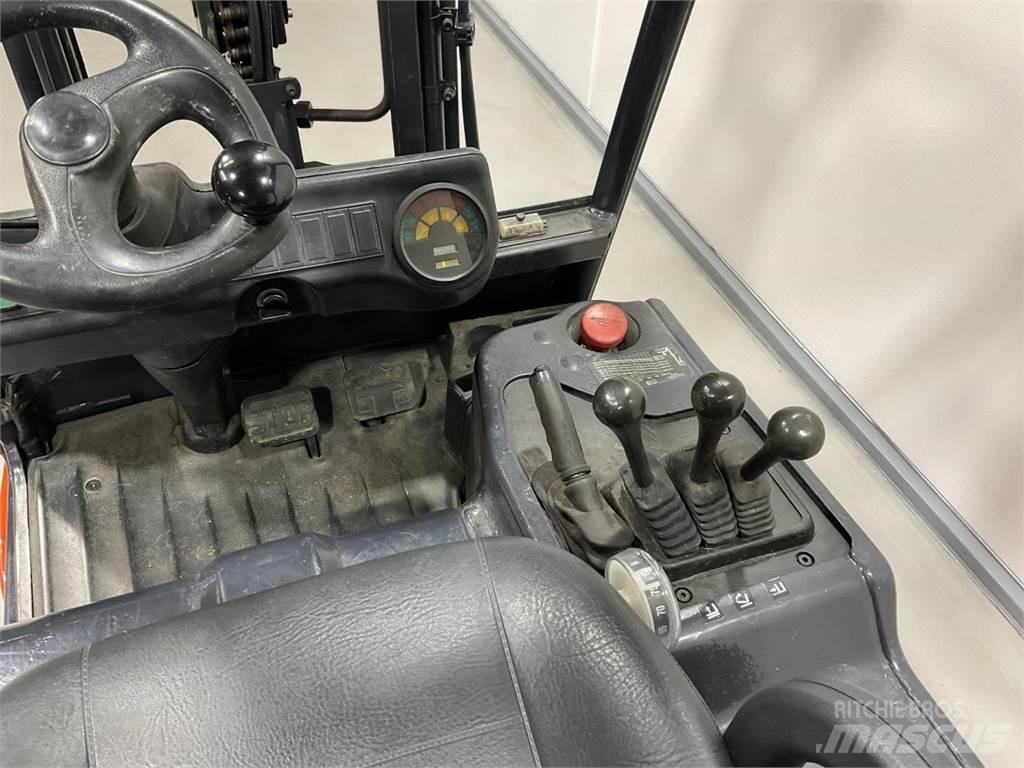 Linde E16C Elmotviktstruckar