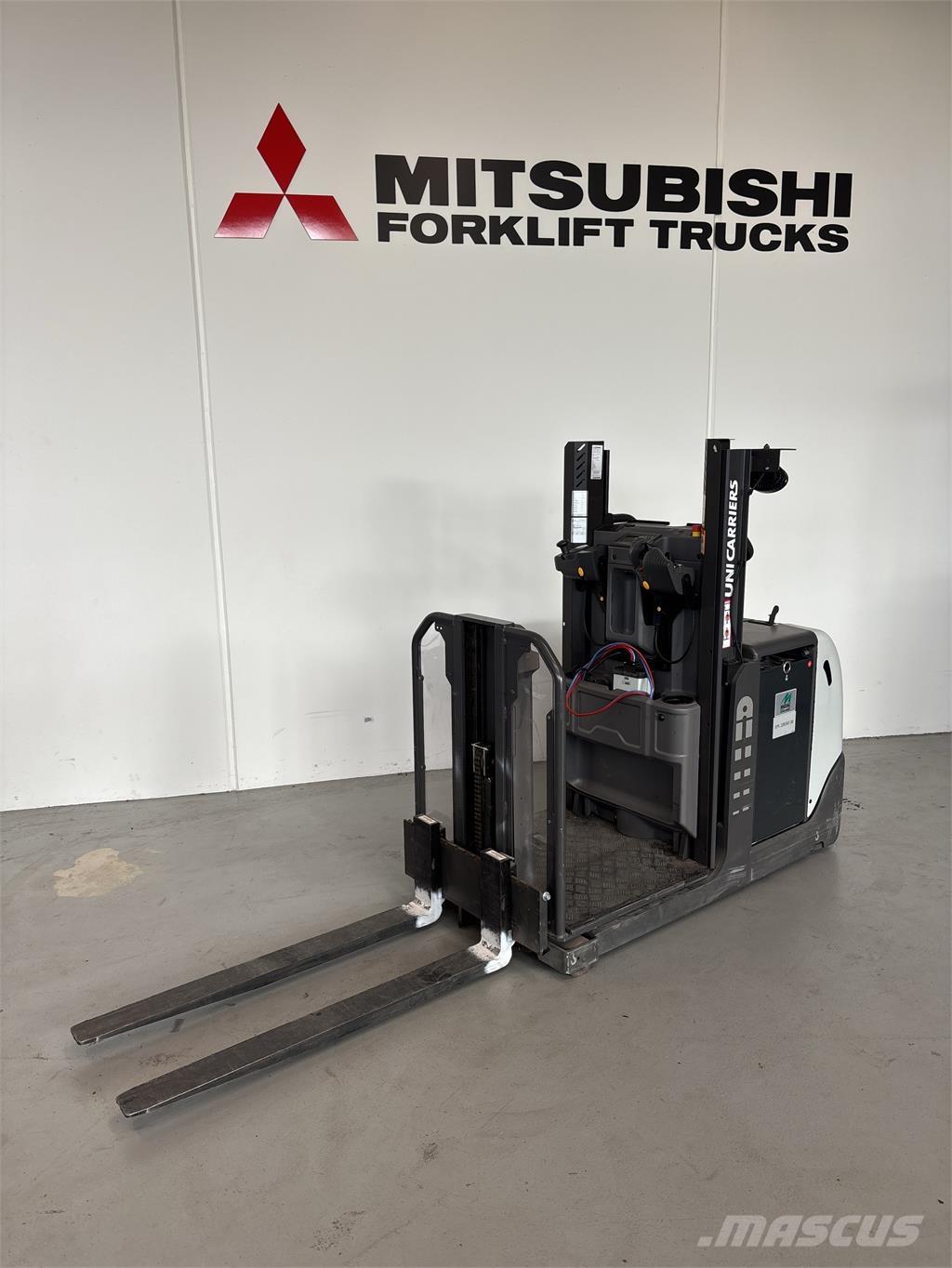 UniCarriers EPL100 Plocktruck, låglyftande