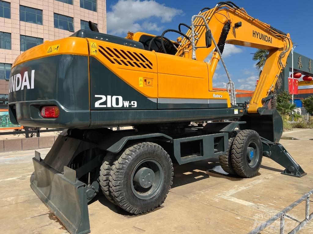 Hyundai R210W Hjulgrävare
