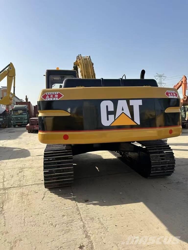 CAT 325 B L Bandgrävare