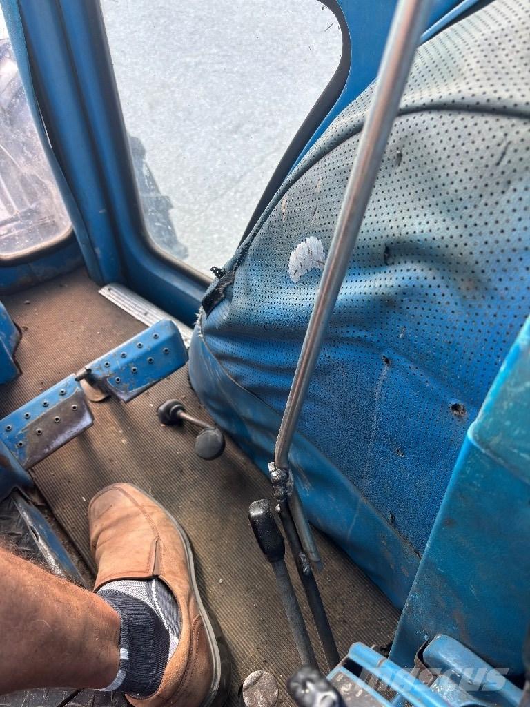 Ford 5610. MYYTY Traktorer