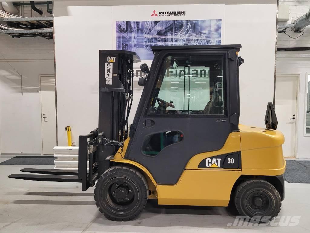 CAT DP 30 N Dieselmotviktstruckar