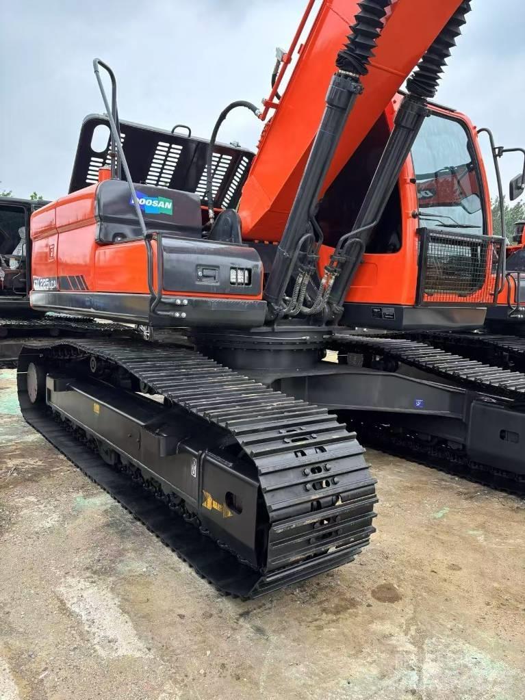 Doosan 225 LCA Bandgrävare