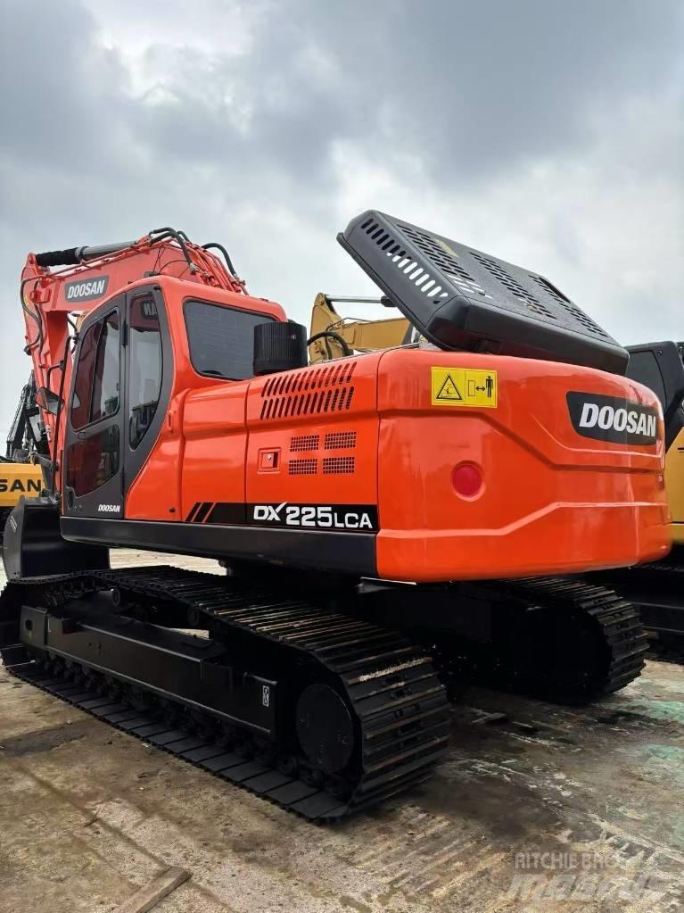 Doosan 225 LCA Bandgrävare