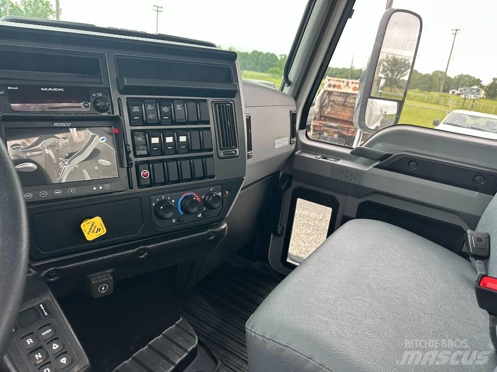 Mack MD7 Sopbilar