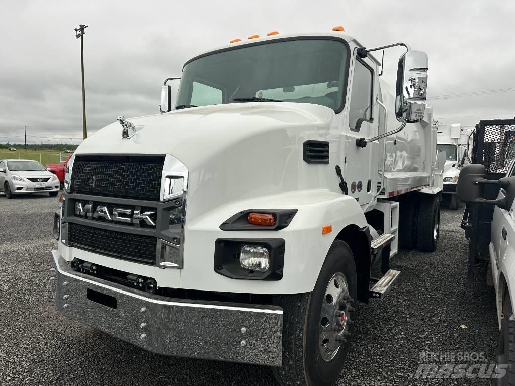 Mack MD7 Sopbilar