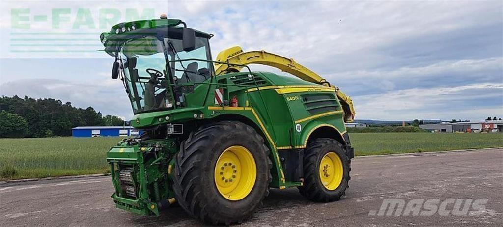 John Deere 8400 Självgående fälthackar