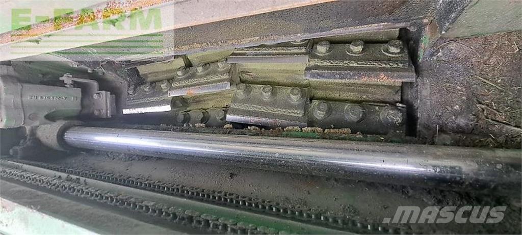 John Deere 8400 Självgående fälthackar