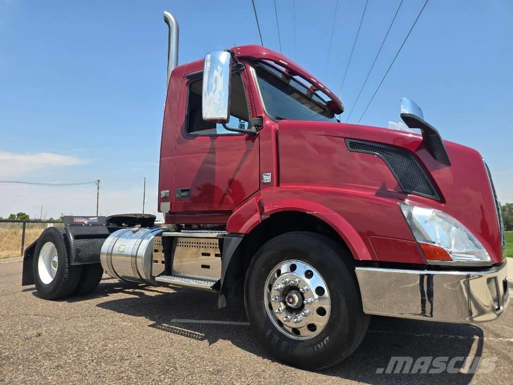 Volvo VNL 42 T300 Dragbilar