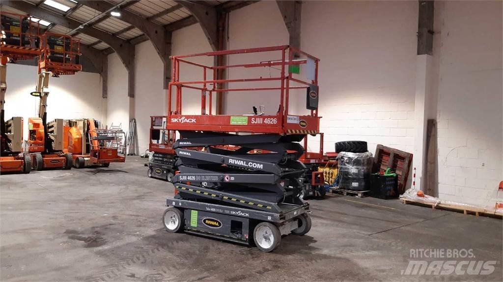 SkyJack SJIII4626 Saxliftar