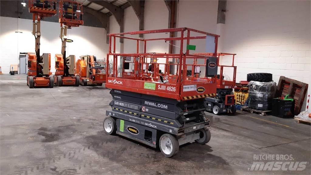 SkyJack SJIII4626 Saxliftar