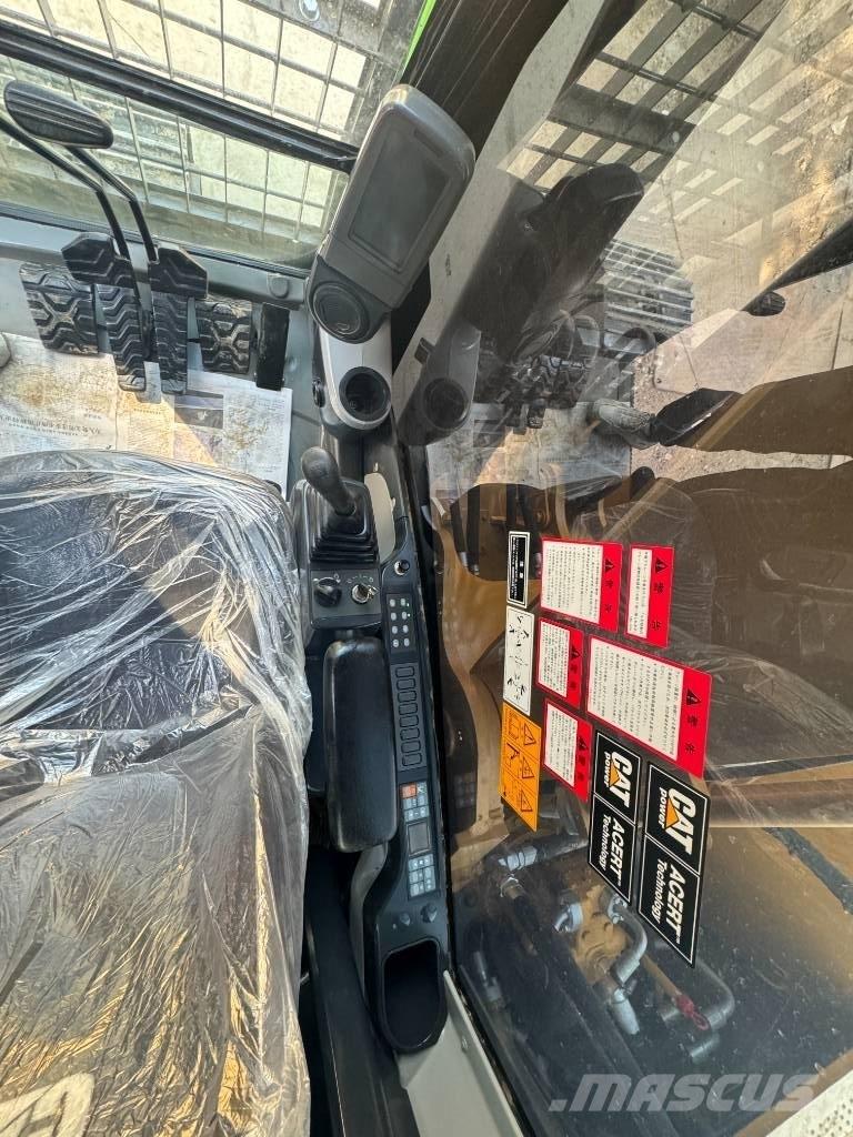 CAT 330 D L Bandgrävare