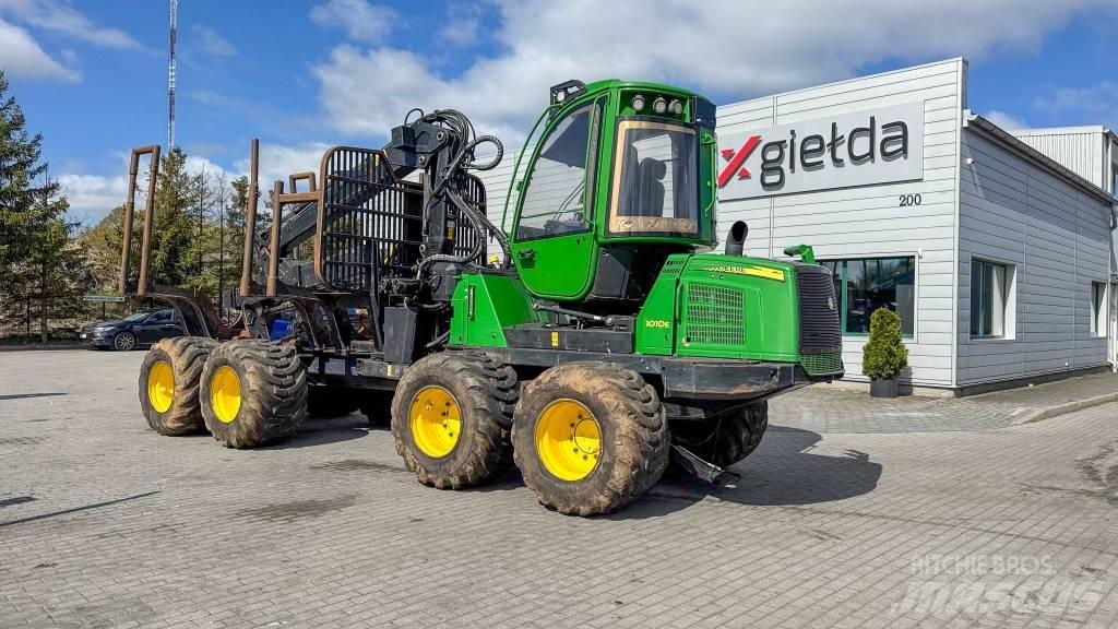John Deere 1010 E Skotare