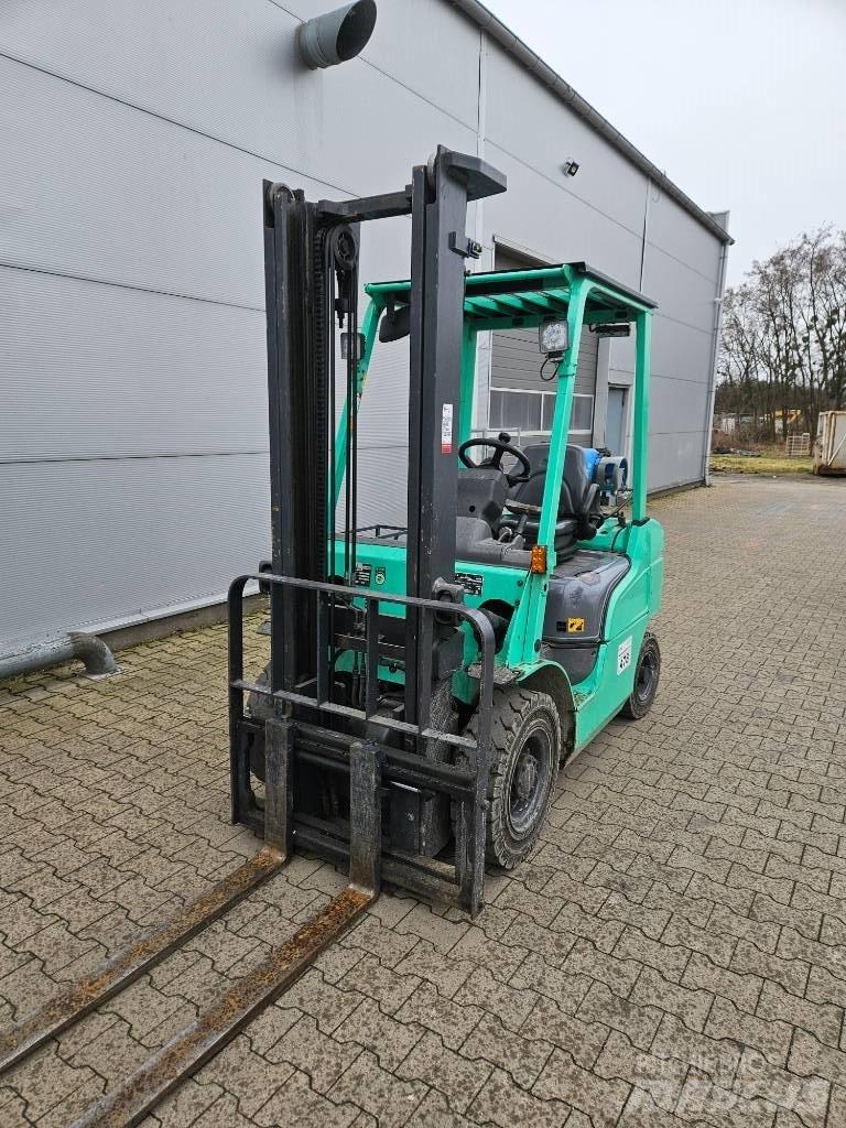 Mitsubishi FG 25 Gasolmotviktstruckar