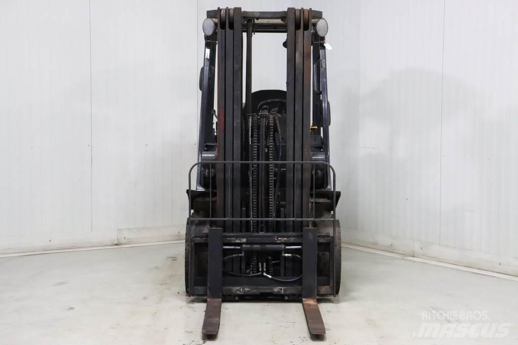 Nissan U1D2A20LQ Gasolmotviktstruckar
