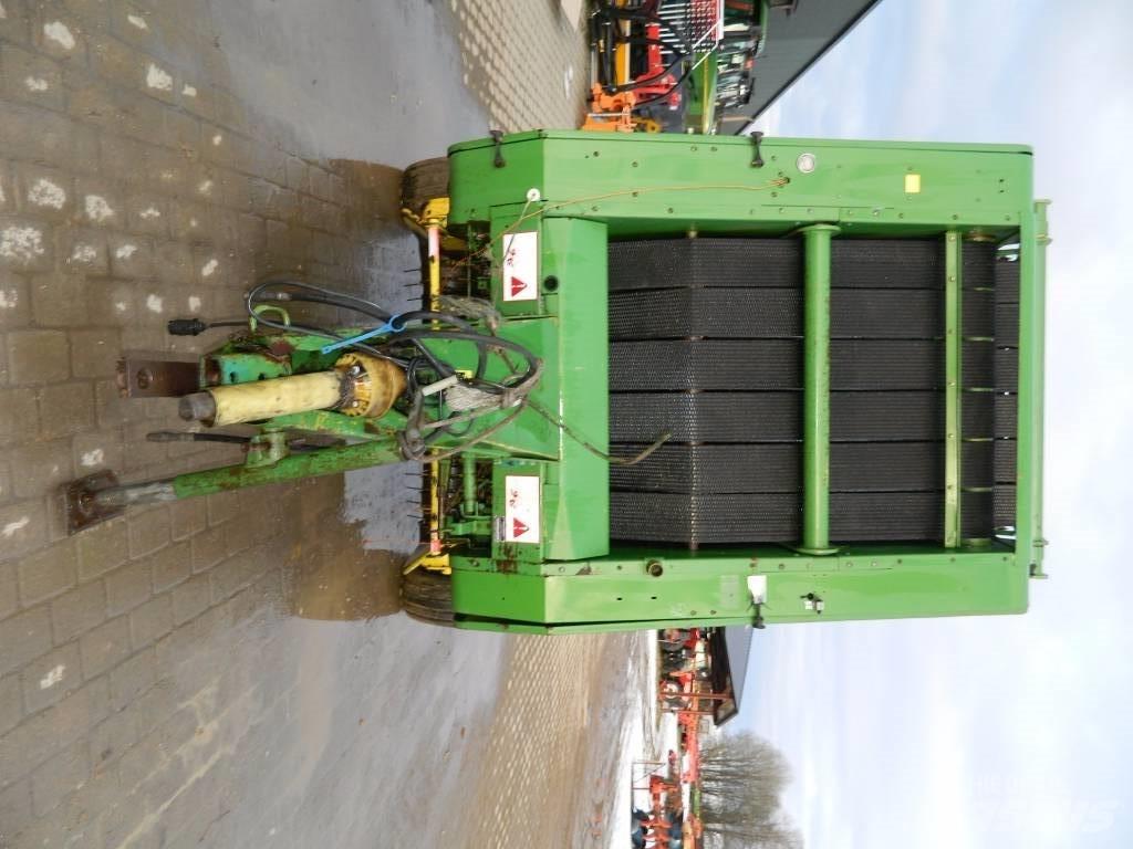 John Deere 550 Rundbalspressar