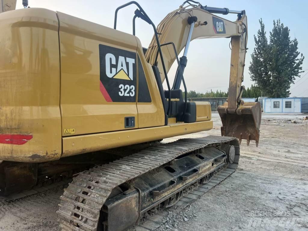 CAT 323 GC Bandgrävare