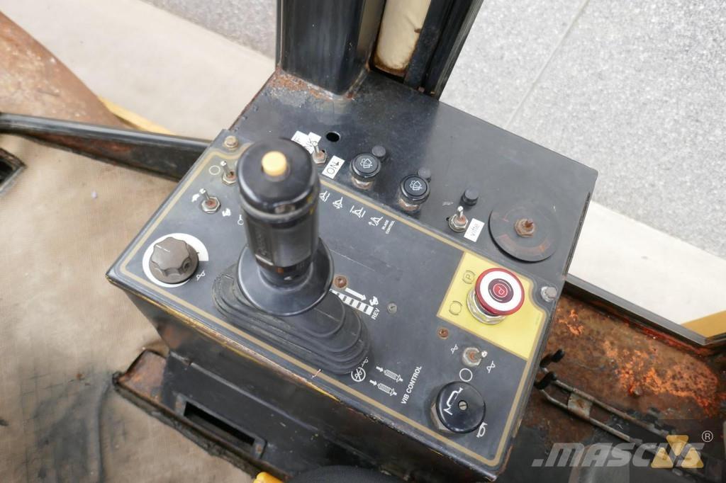 CAT CS433C Envalsvältar