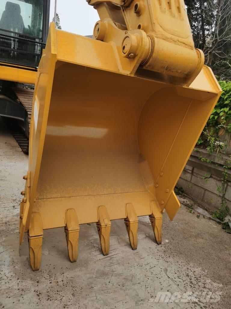 Komatsu PC 220-7 Bandgrävare
