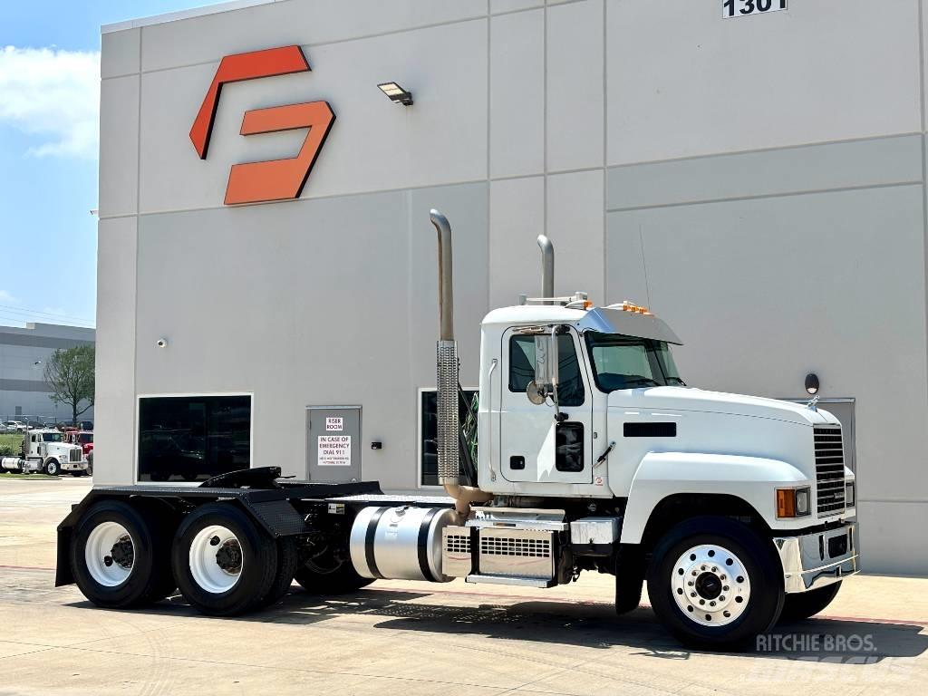 Mack Pinnacle 64T Dragbilar
