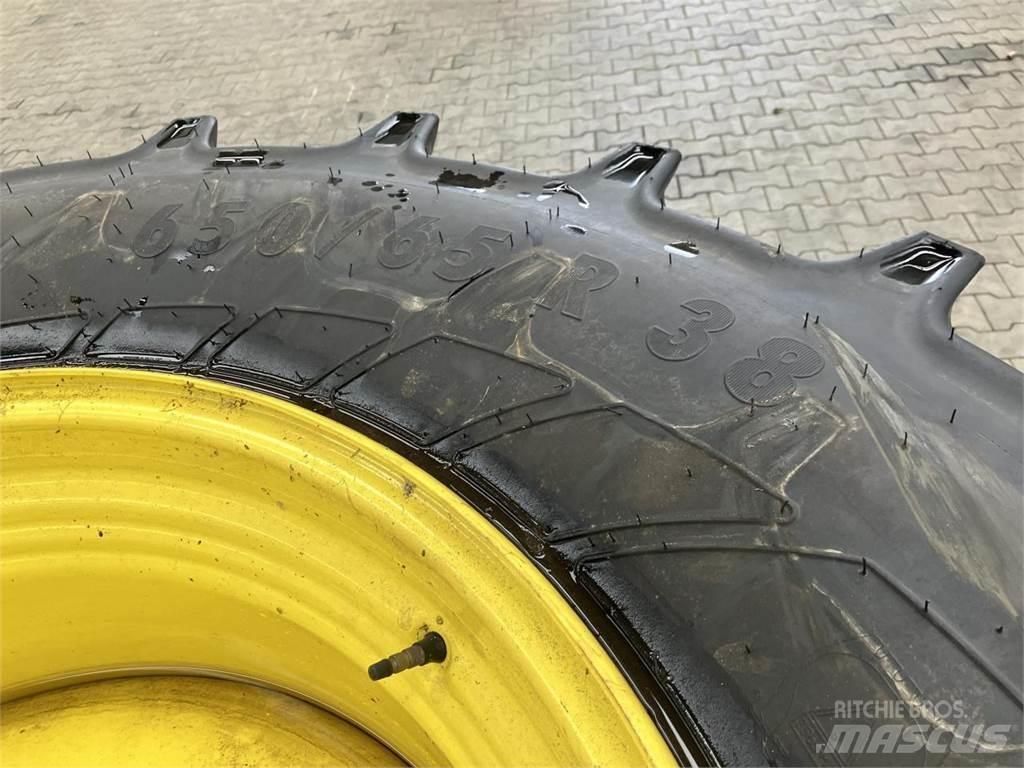 Mitas 650/65R38 Däck, hjul och fälgar