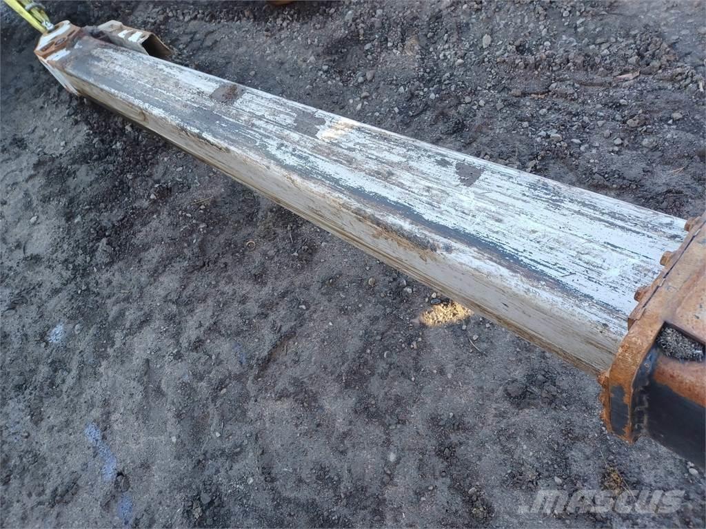 Komatsu 200H Skördarkranar