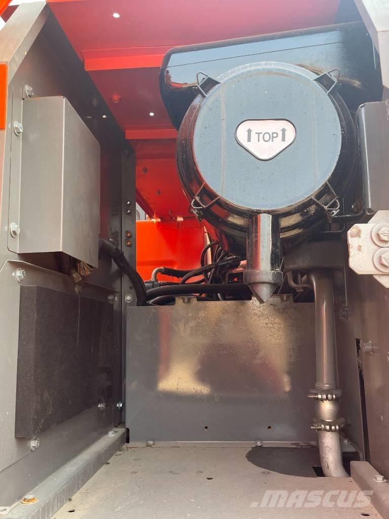 Hitachi ZX 210 Bandgrävare