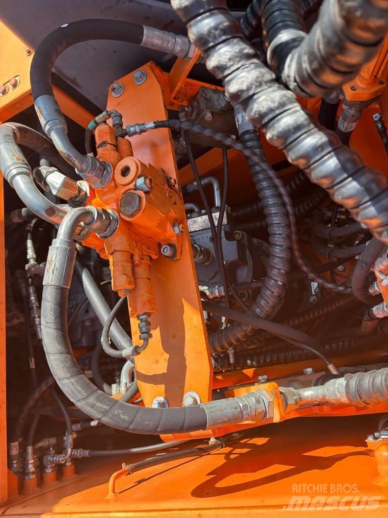 Doosan DX 210 W Hjulgrävare