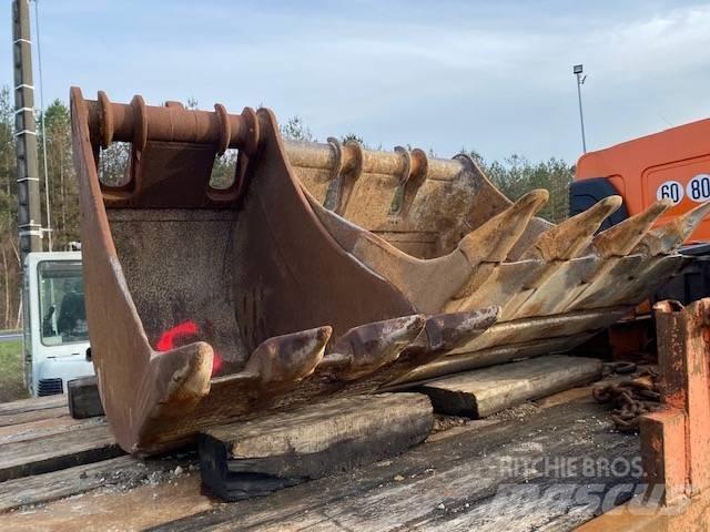 Komatsu PC 210 LC-8 Bandgrävare
