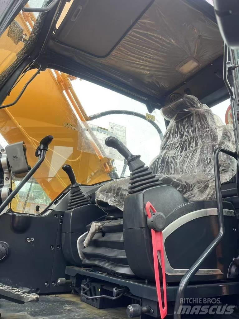 Hyundai R220LC-9S Hjulgrävare