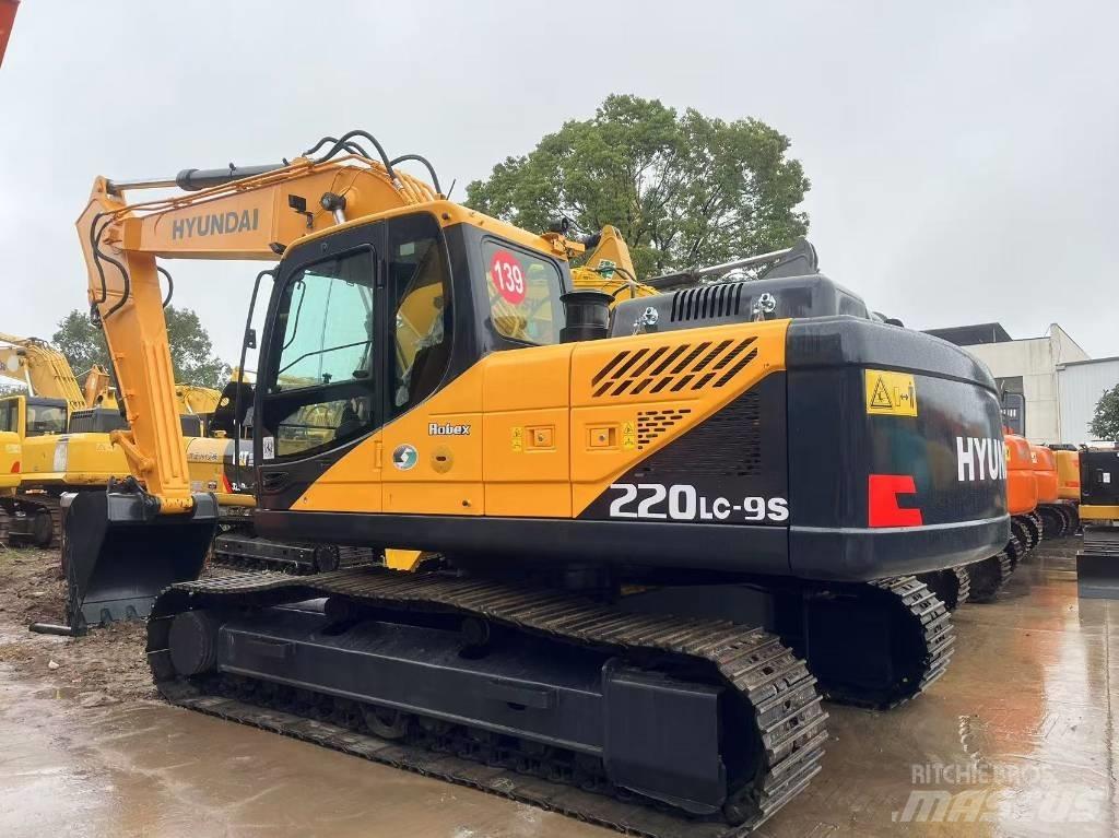 Hyundai R220LC-9S Hjulgrävare
