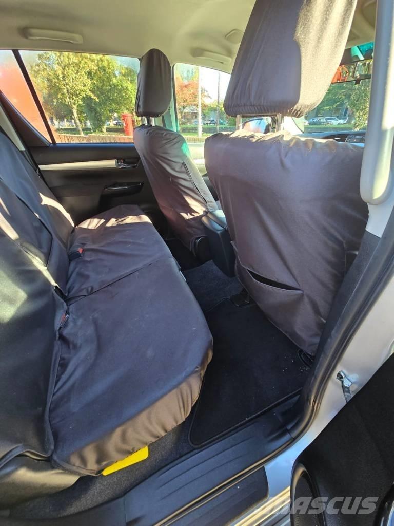Toyota Hilux Flakbilar/Pickuper
