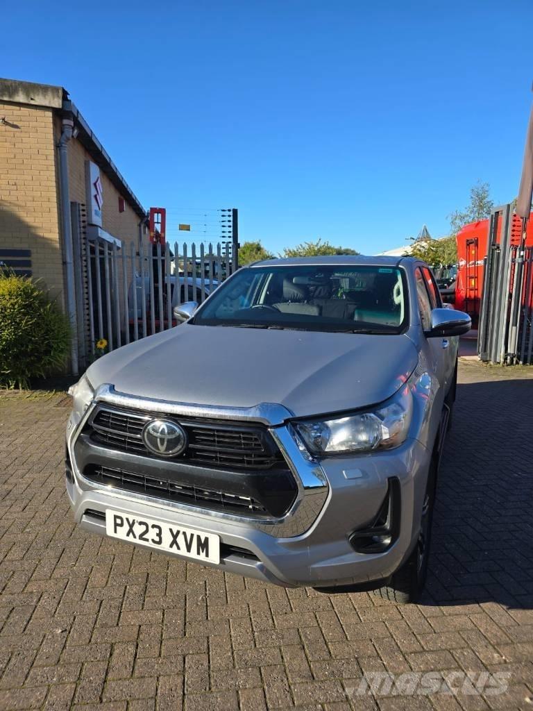Toyota Hilux Flakbilar/Pickuper