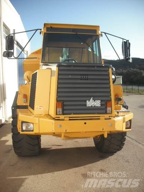 Volvo A 25 C   4x4 Midjestyrd dumper