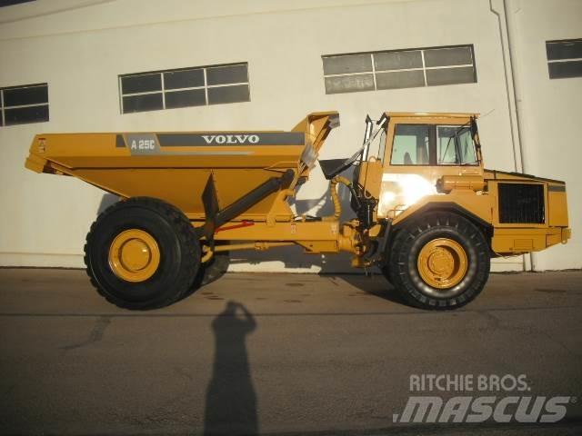 Volvo A 25 C   4x4 Midjestyrd dumper