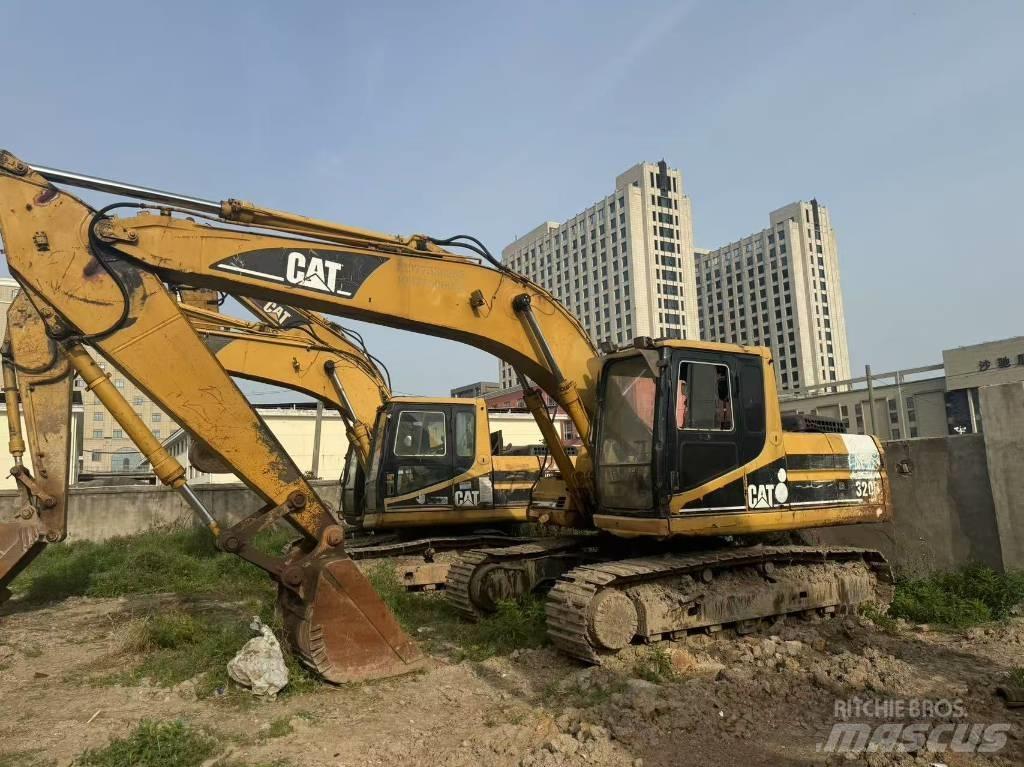 CAT 320 B L Bandgrävare