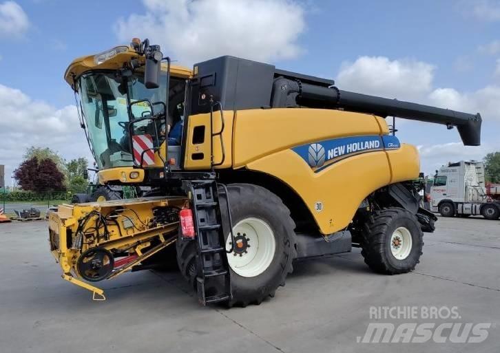 New Holland CR 9080 Skördetröskor
