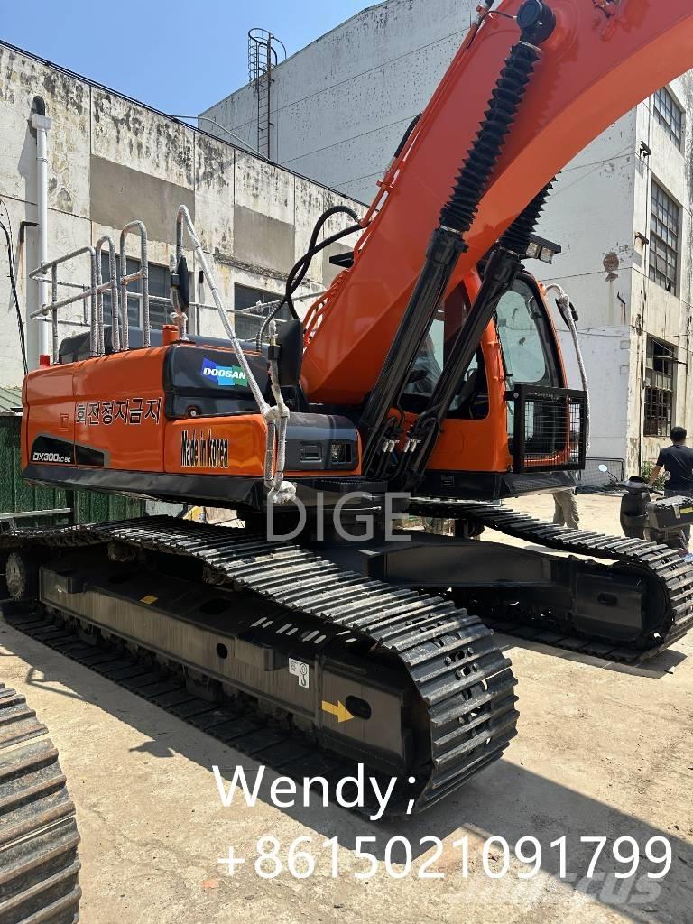 Doosan DX 300 Midigrävmaskiner 7t - 12t