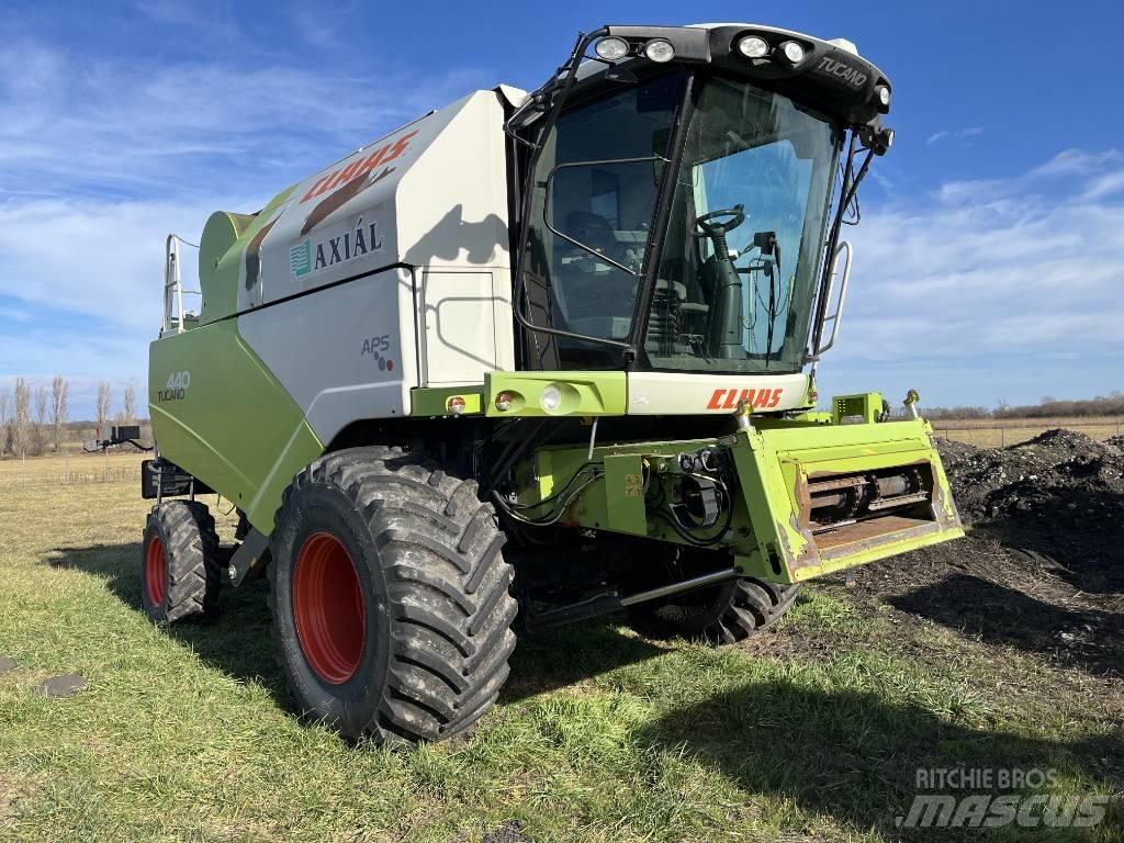 CLAAS Tucano 440 Skördetröskor