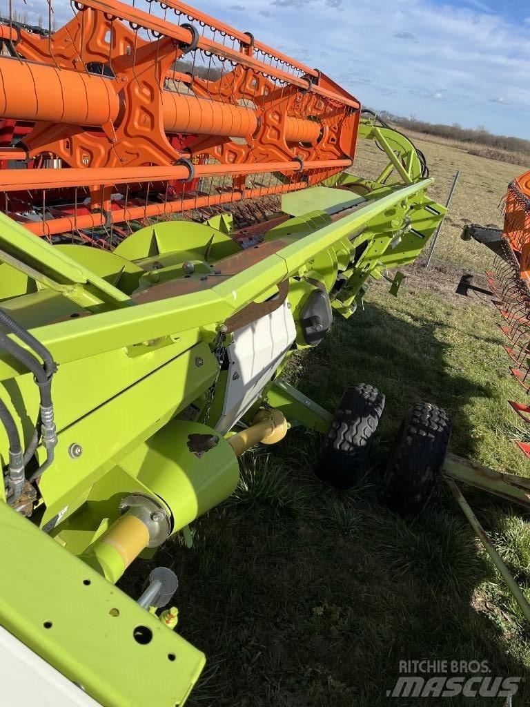 CLAAS Tucano 440 Skördetröskor