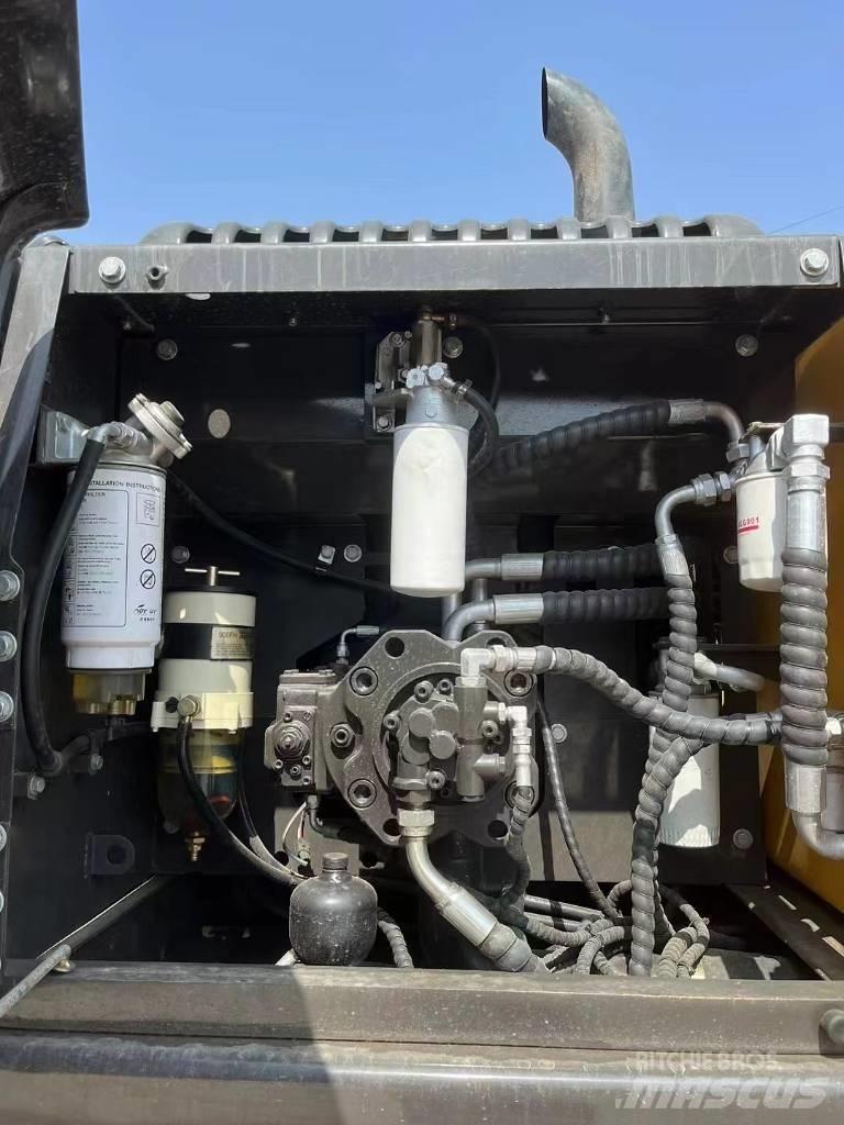 Volvo EC 240 Bandgrävare