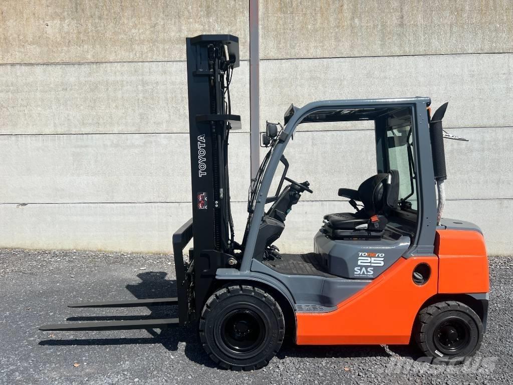 Toyota 02-8 FDF 25 Dieselmotviktstruckar