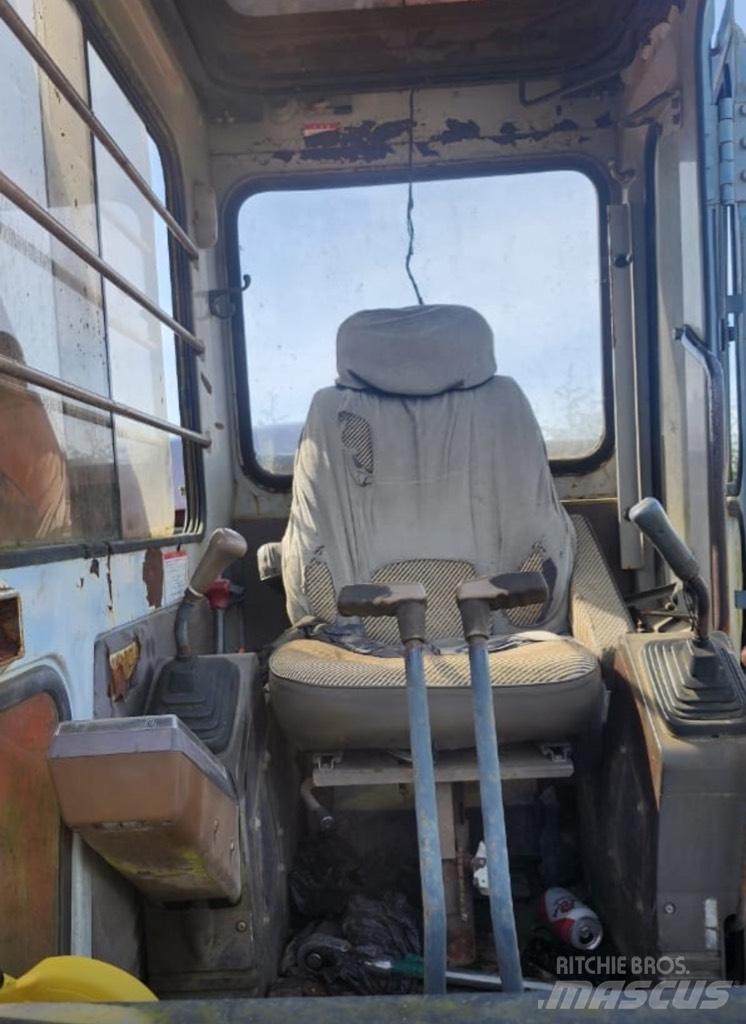 Hitachi EX 200 LC Bandgrävare