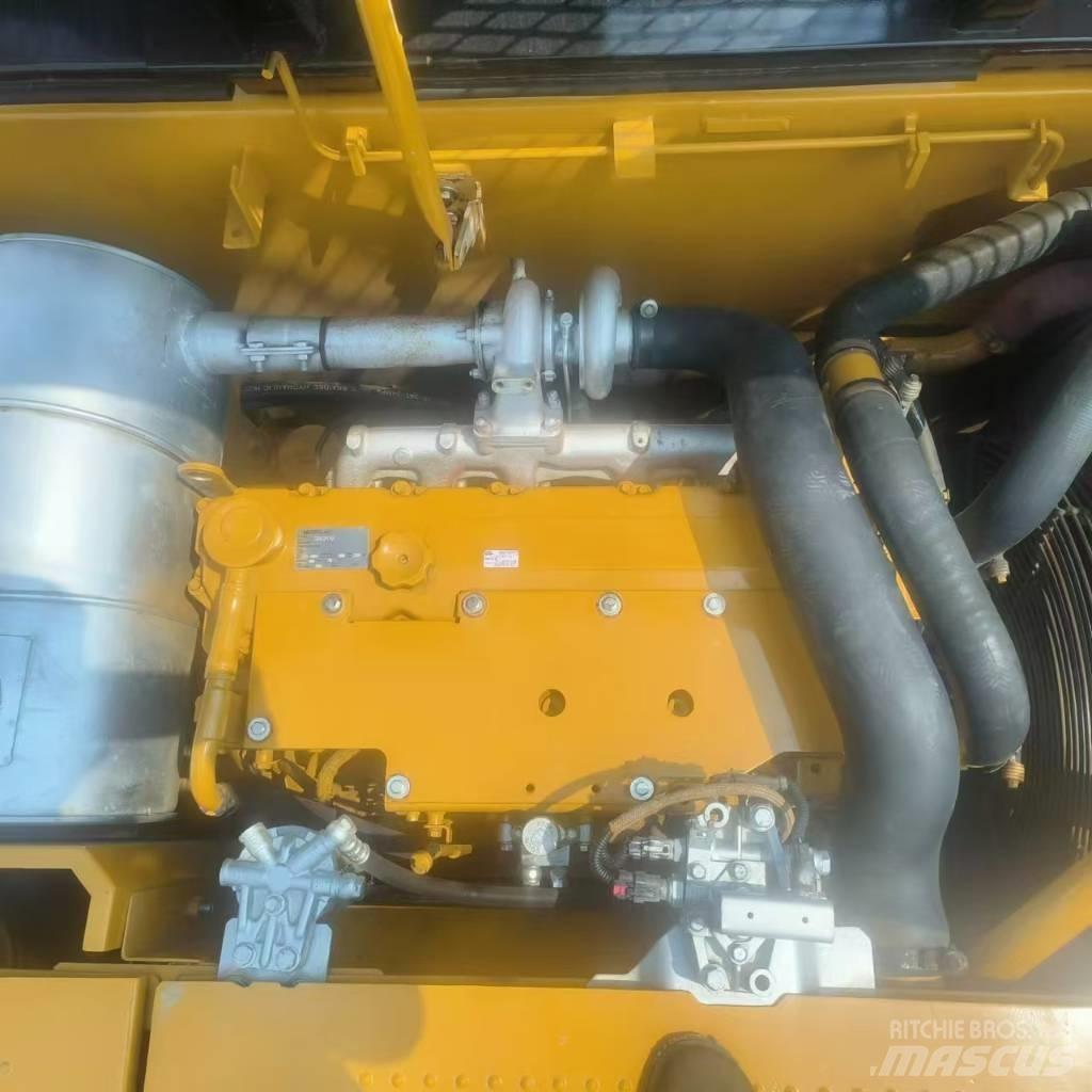 CAT 320D2 Bandgrävare