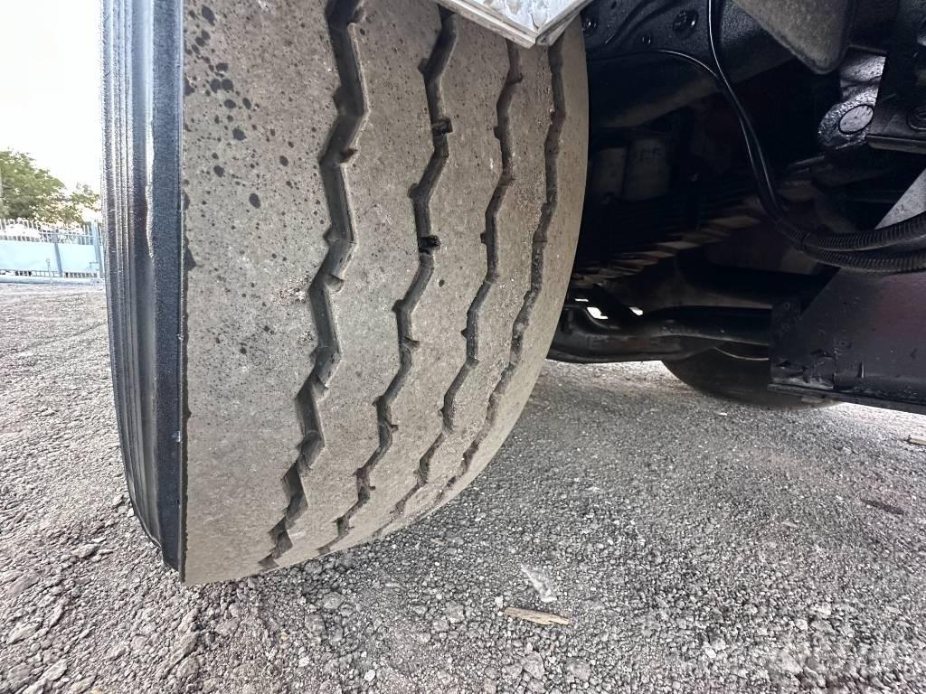 Mack MRU 613 Slamsugningsbil