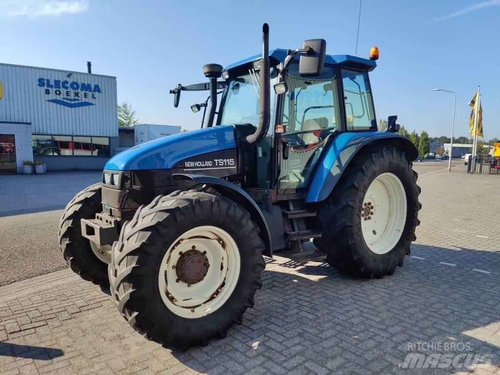 New Holland TS115 Traktorer