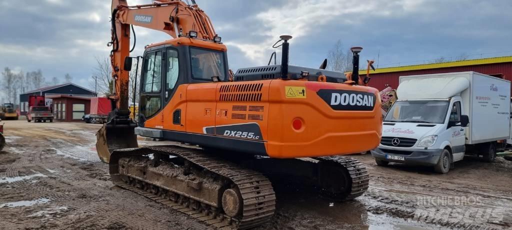Doosan DX 255 LC-3 Bandgrävare