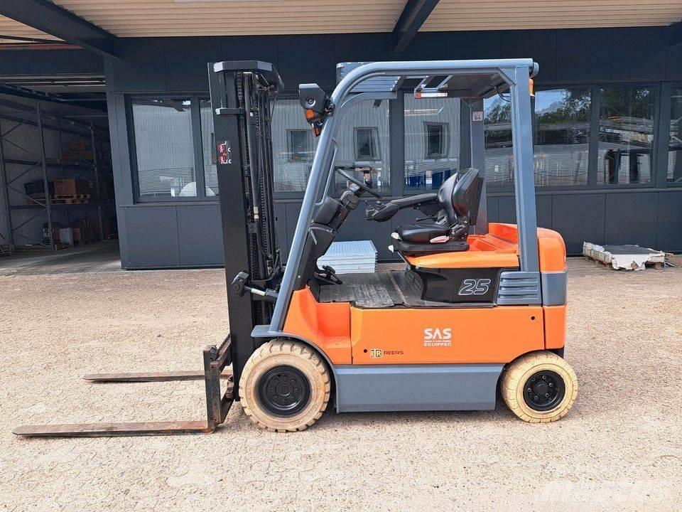Toyota 7FBMF25 Entreprenad - Övrigt
