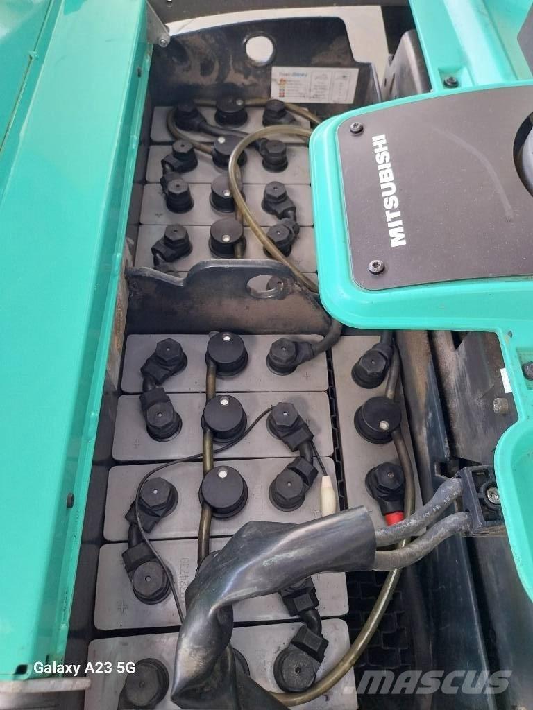 Mitsubishi PBV20N3 Låglyftare med plattform